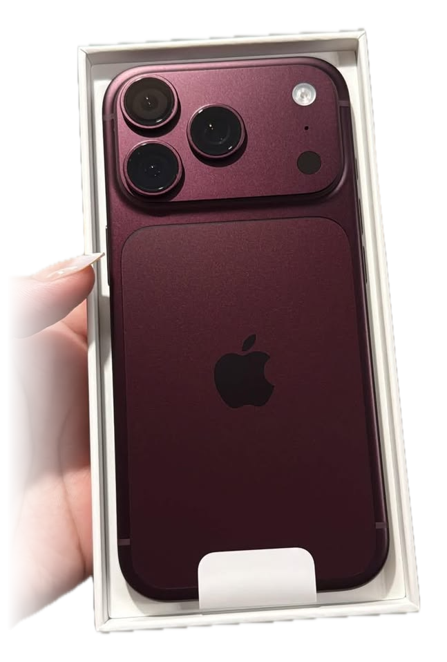 Червен iPhone 18 в кутията